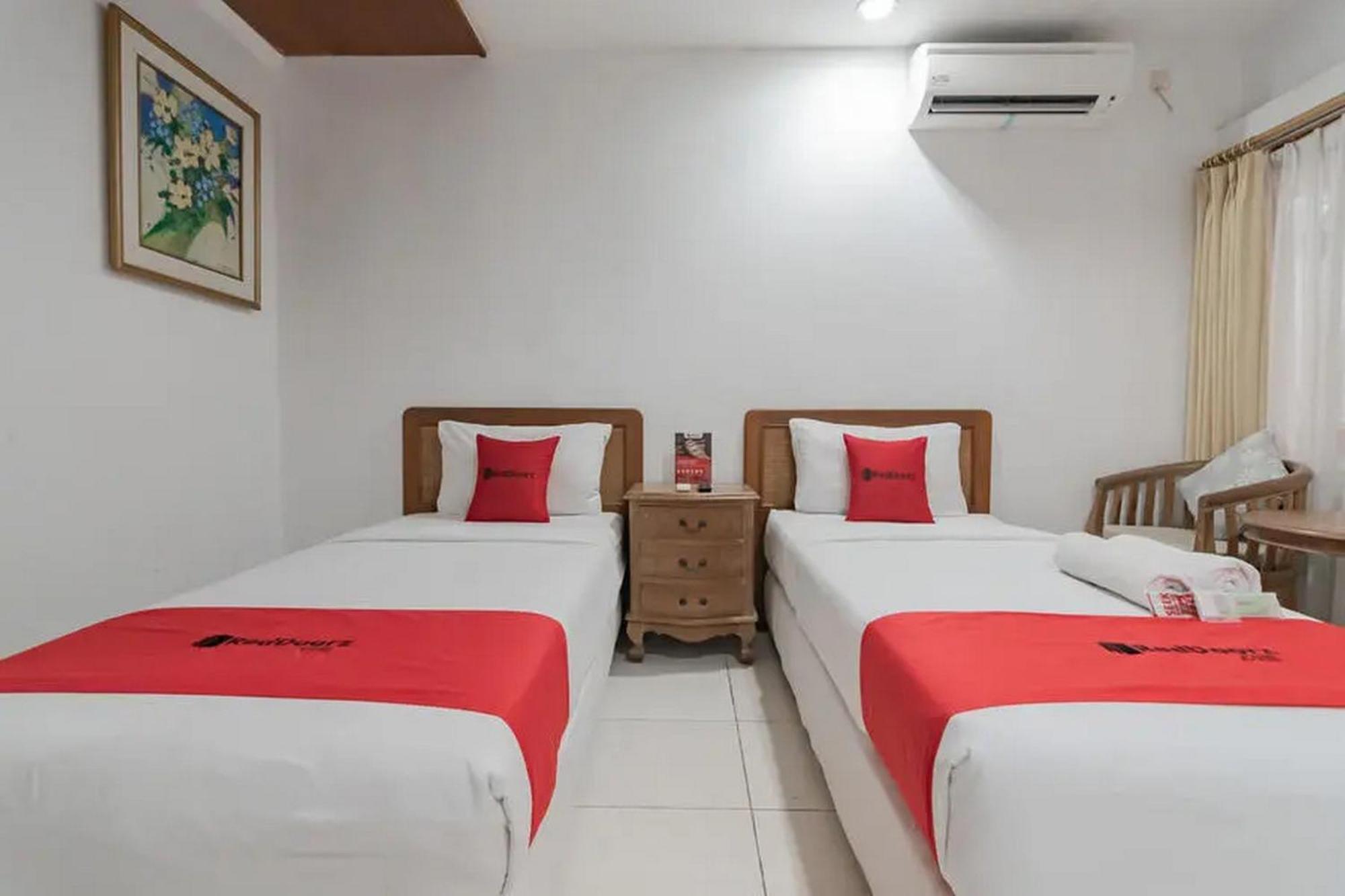 Reddoorz At Arwiga Hotel Near Rs Hasan Sadikin Bandung Luaran gambar