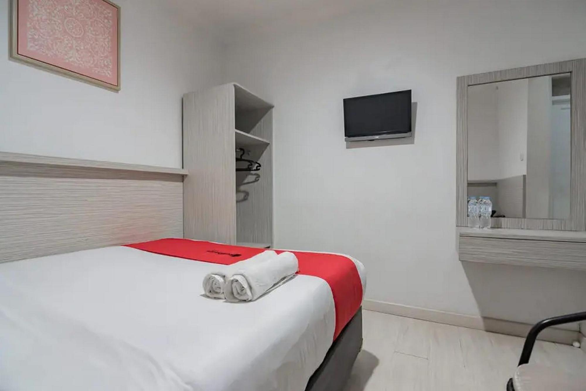 Reddoorz At Arwiga Hotel Near Rs Hasan Sadikin Bandung Luaran gambar