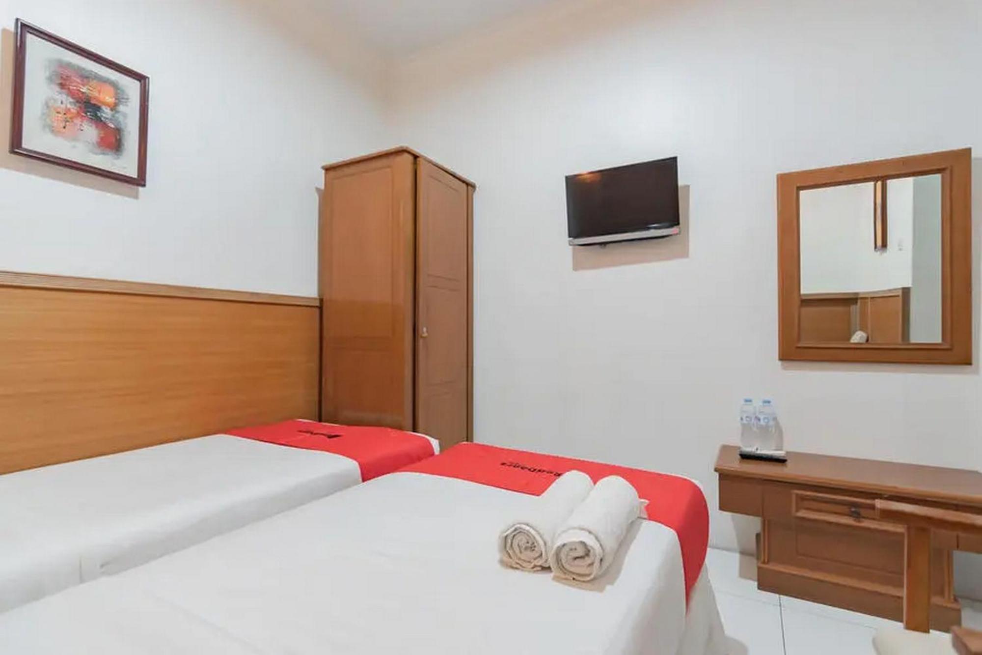 Reddoorz At Arwiga Hotel Near Rs Hasan Sadikin Bandung Luaran gambar
